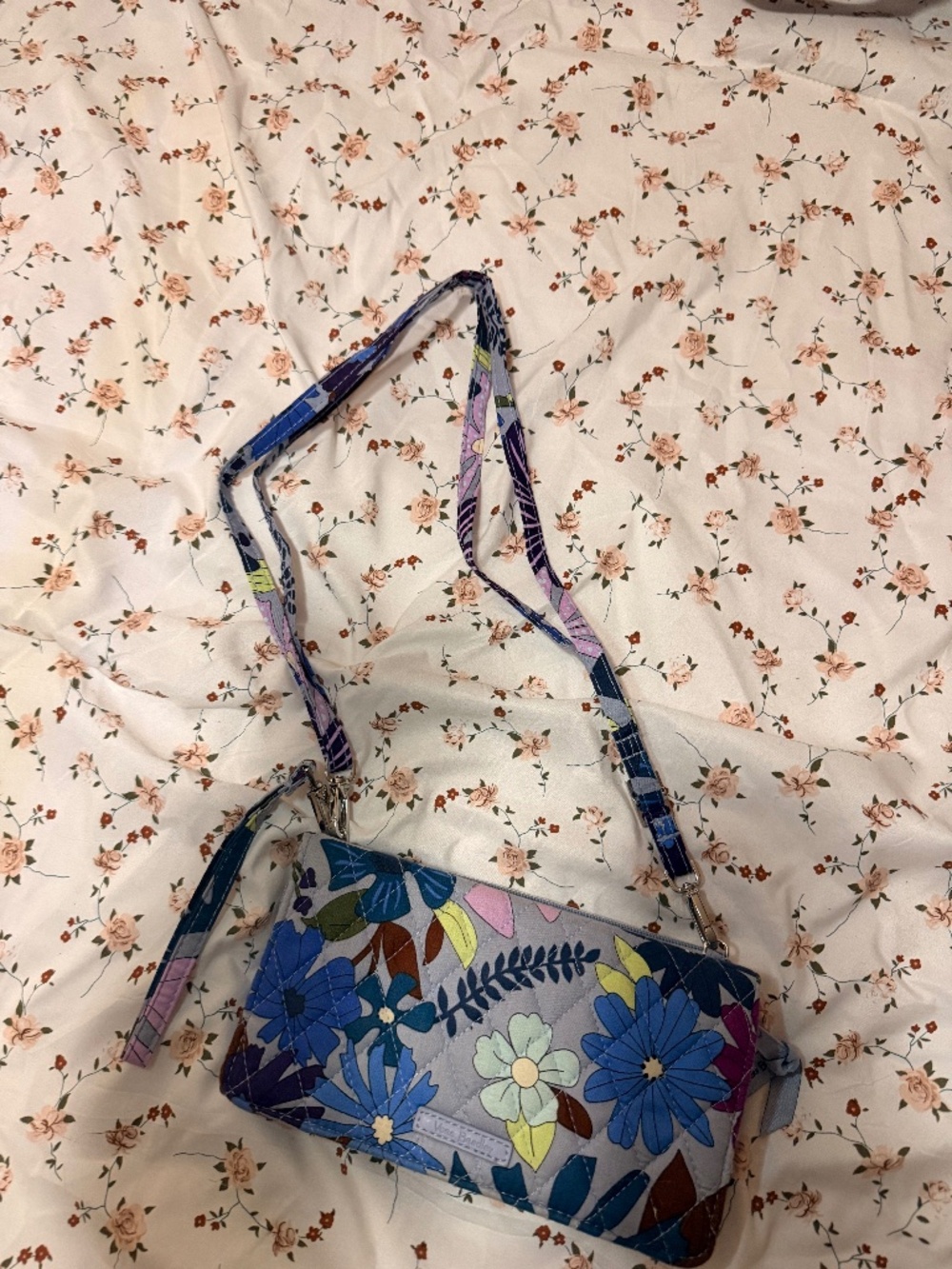 BRAND NEW! Vera Bradley Crossbody Wallet